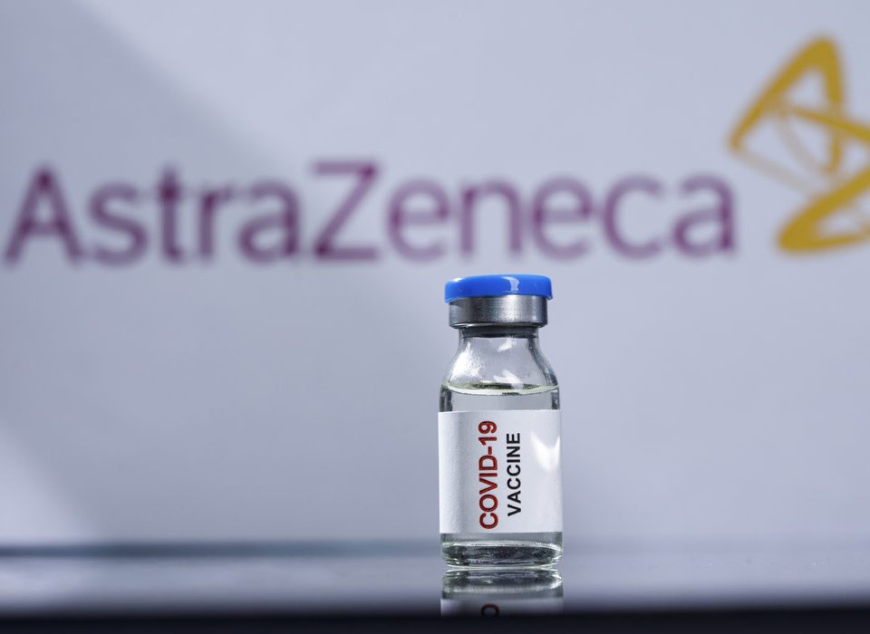 Astrazeneca: per l’EMA la vaccinazione deve continuare